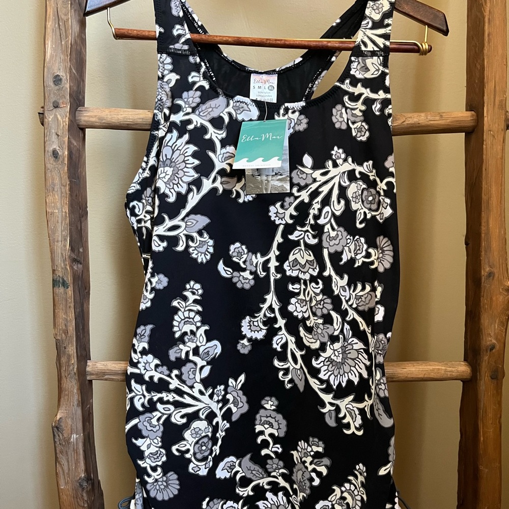 NWT ELLA MAE MAYA SWIM TOP SIZE EXTRA LARGE